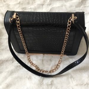 Guess crossbody bag